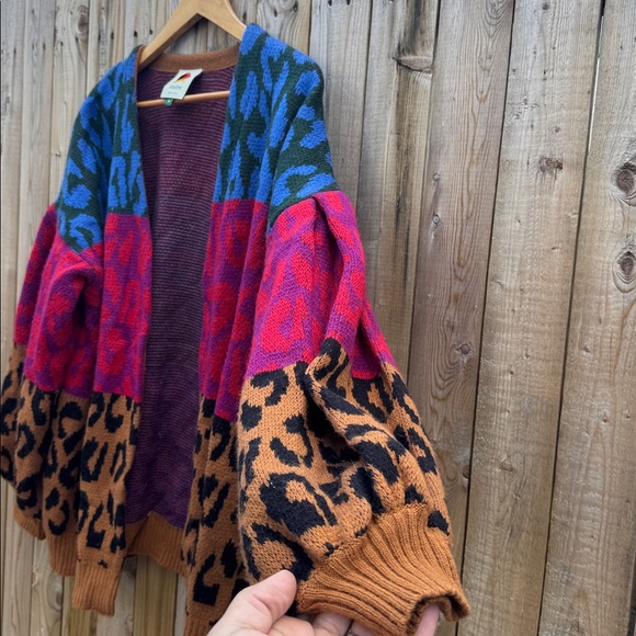 FARM Rio oversize Leopard Pattern Cardigan - Picture 4 of 10